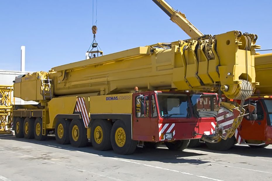 Demag AC400 mobile crane