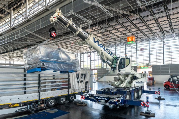 Liebherr LTC1050-3.1 compact crane